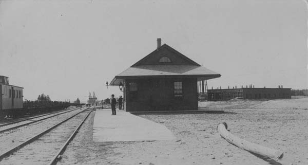 Postcard Bangor And Aroostook Railroad Station Searsport Maine Railroad History 3014