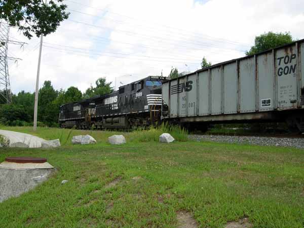 Unit coal train through Manchester, New Hampshire