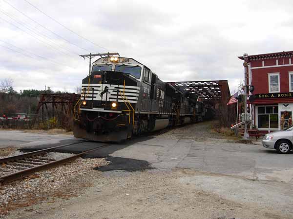 Unit coal train NHB72 northbound through Hooksett