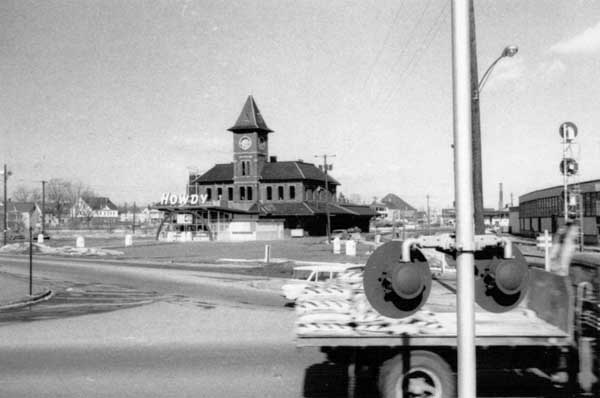 Howdy Burger and the demolition of Nashua Union Station