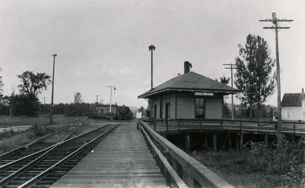 Coos Junction station