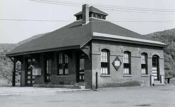 Railway Express Agency building, Bellows Falls, Vermont