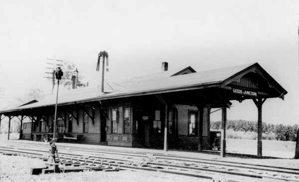 Postcard: Maine Central Railroad Station, Leeds Junction, Maine ...